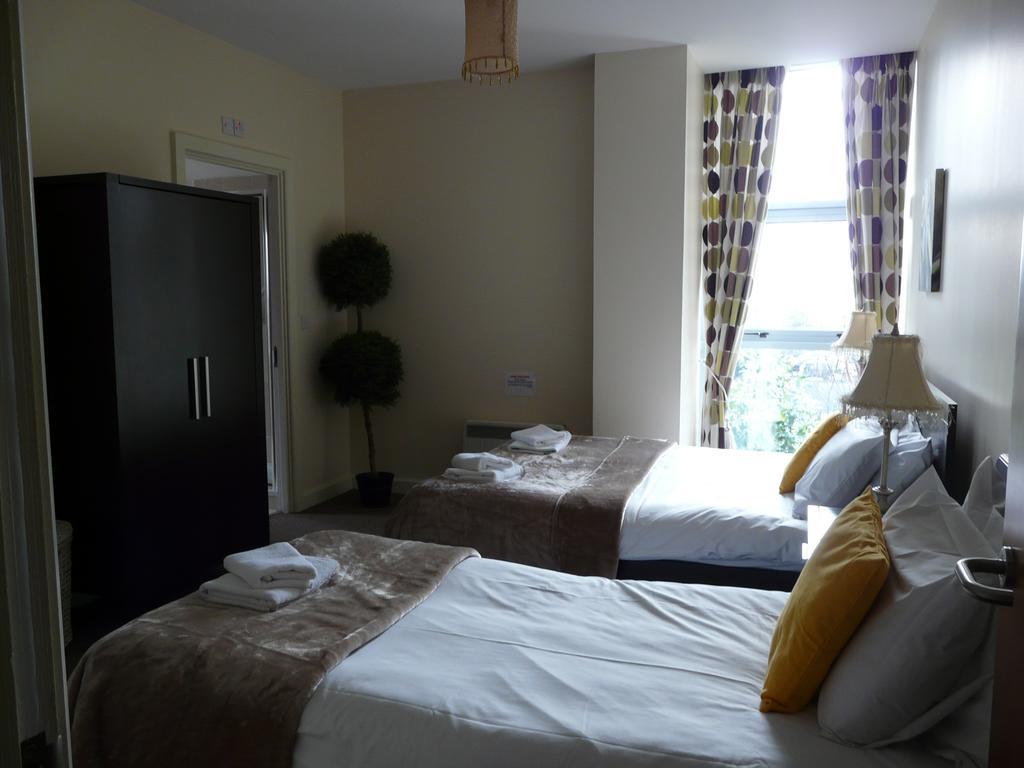 The Courtyard Apartments Carrick-on-Shannon ภายนอก รูปภาพ