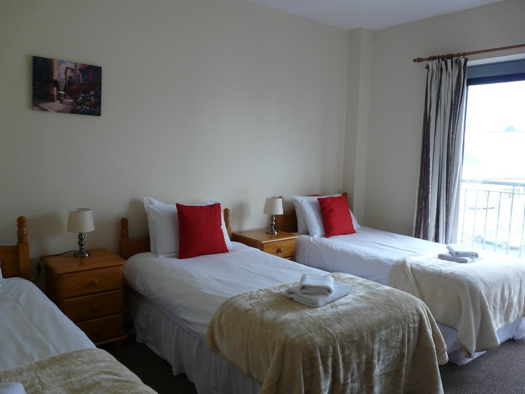 The Courtyard Apartments Carrick-on-Shannon ภายนอก รูปภาพ